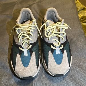 Yeezy boost 700 wave runner
